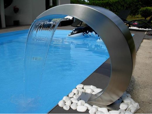 cascade piscine design inox