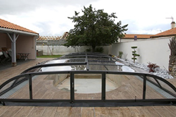 abri de piscine assemblé